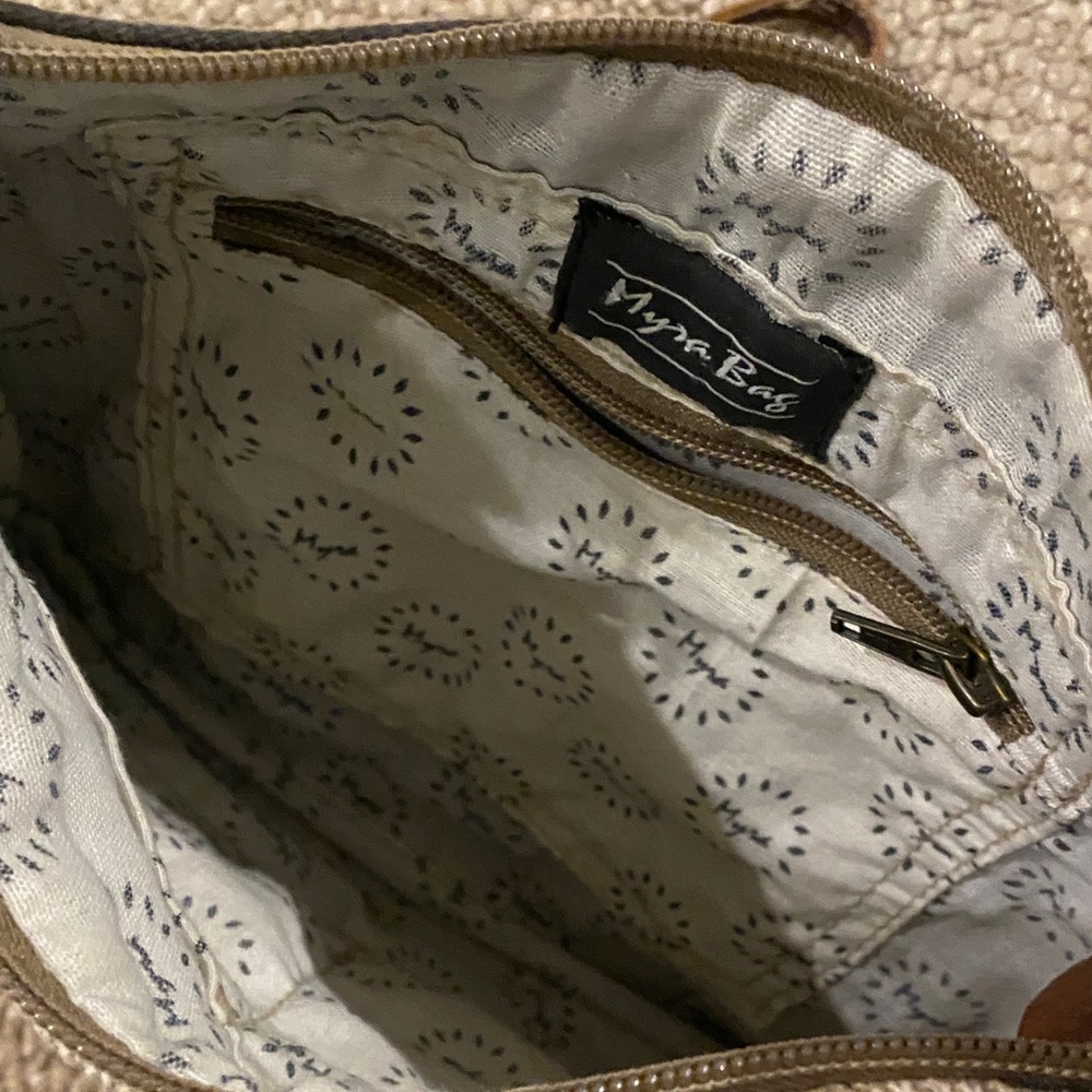 Geometric Patterned Crossbody Bag - Picture 3 of 3